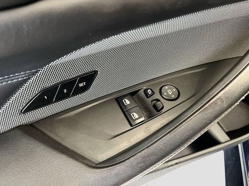 Used 2021 BMW M4 Competition w/ Executive Package RWD image 18