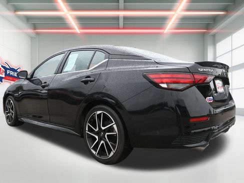 Used 2025 Nissan Sentra SR FWD image 2