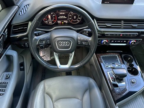 Used 2019 Audi Q7 3.0T Premium Plus w/ Premium Plus Package AWD/4WD image 12