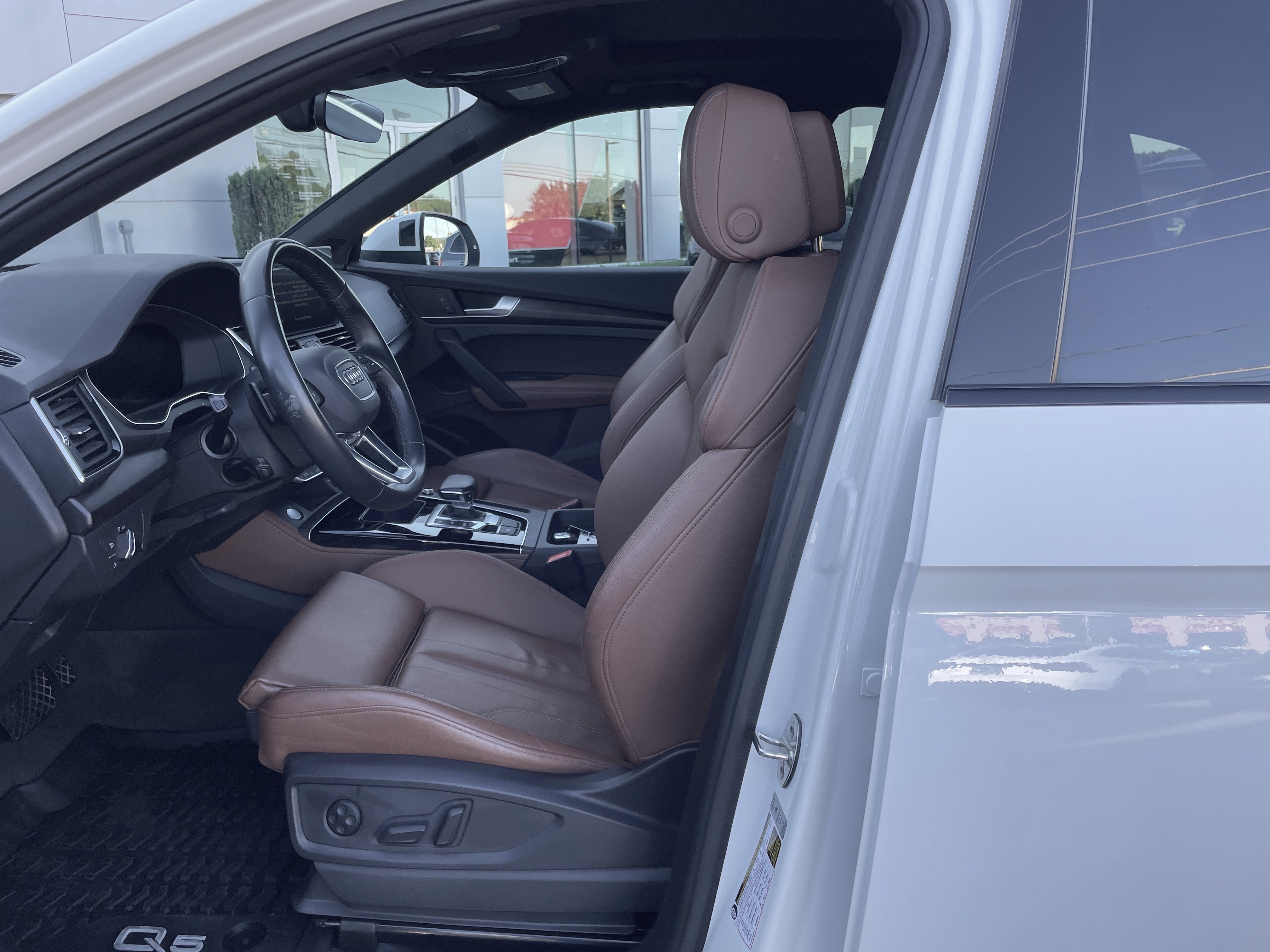 Certified 2023 Audi Q5 e Premium Plus w/ Premium Plus Package AWD/4WD image 5