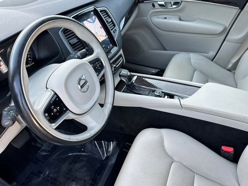 Used 2019 Volvo XC90 T6 Momentum w/ Protection Package Premier image 13