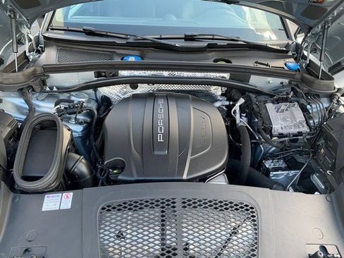 Used 2020 Porsche Macan image 26