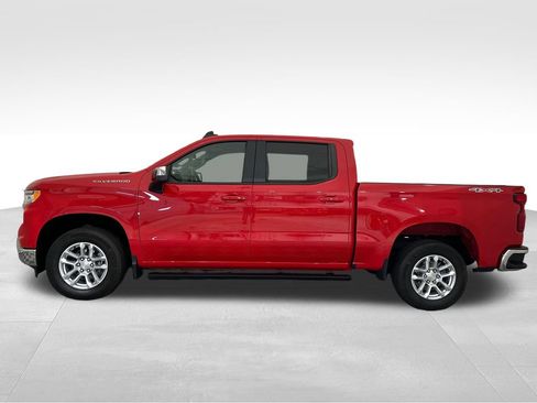 Used 2023 Chevrolet Silverado 1500 LT AWD/4WD image 2