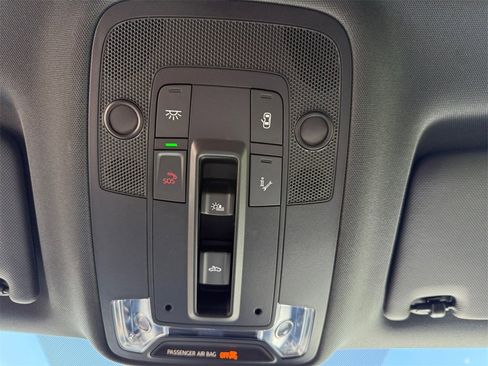 New 2025 Audi Q3 2.0T Premium image 26