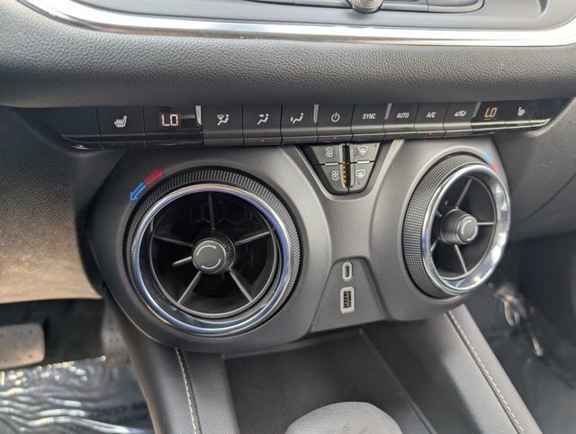 Used 2025 Chevrolet Blazer LT FWD image 24