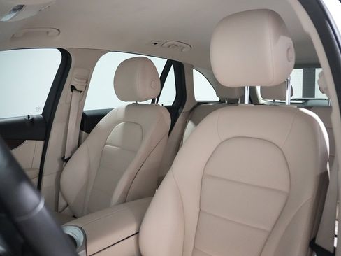 Used 2021 Mercedes-Benz GLC 300 4MATIC image 12