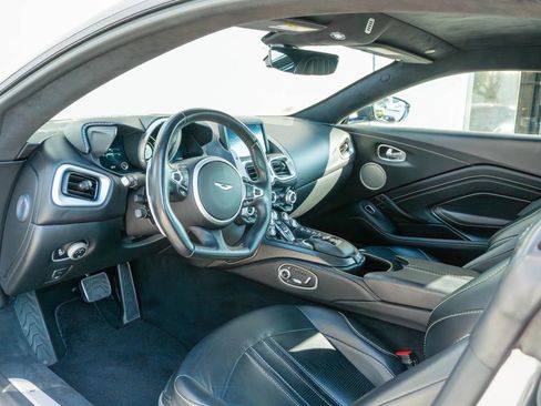 Used 2019 Aston Martin V8 Vantage Coupe image 68
