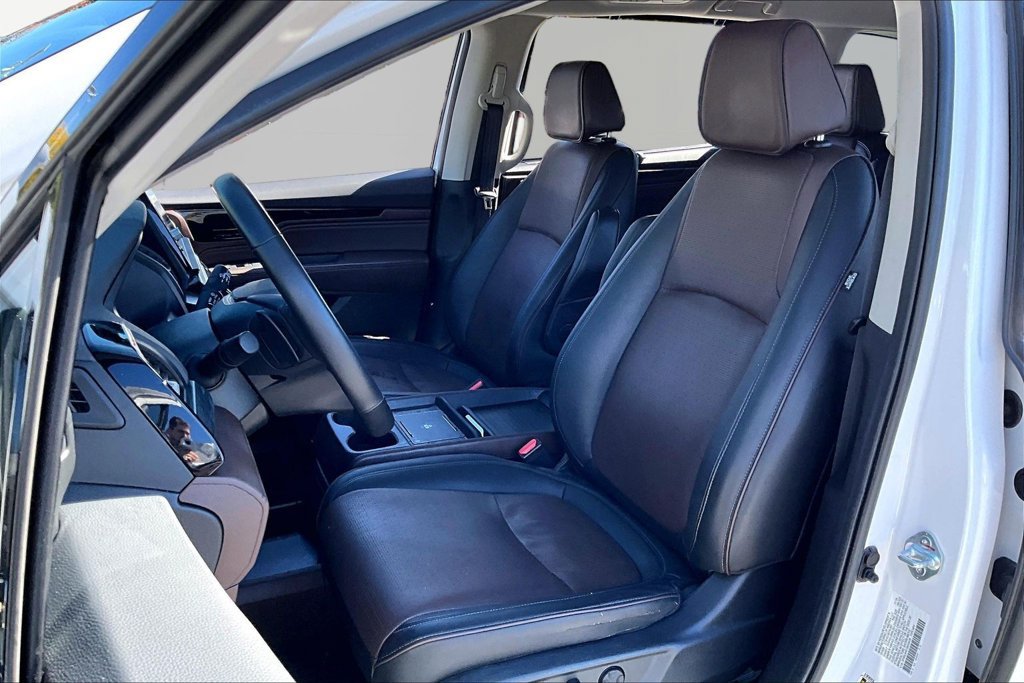 Used 2025 Honda Odyssey Elite image 17