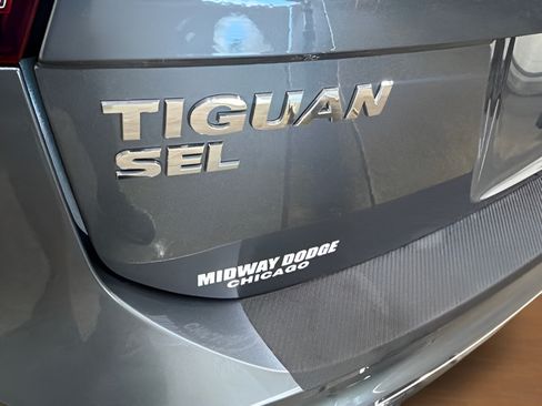 Used 2021 Volkswagen Tiguan SEL w/ 2-Row Tiguan MDO Package AWD/4WD image 8