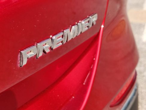 Used 2020 Chevrolet Equinox Premier image 10