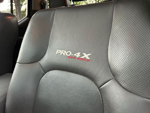 Used 2012 Nissan Frontier PRO-4X w/ Pro-4x Luxury Pkg AWD/4WD image 9