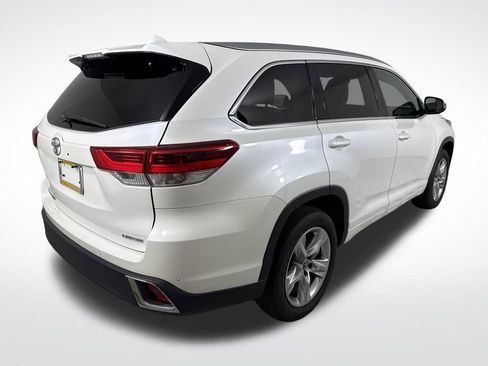Used 2017 Toyota Highlander FWD V6 image 3