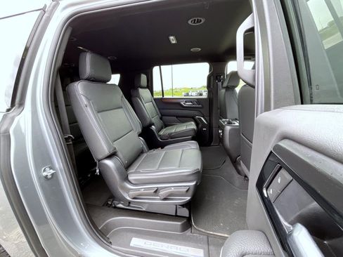 Certified 2025 GMC Yukon XL Denali AWD/4WD image 18