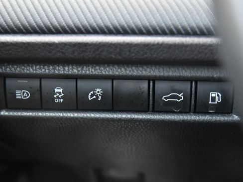 Used 2025 Toyota Camry SE image 36