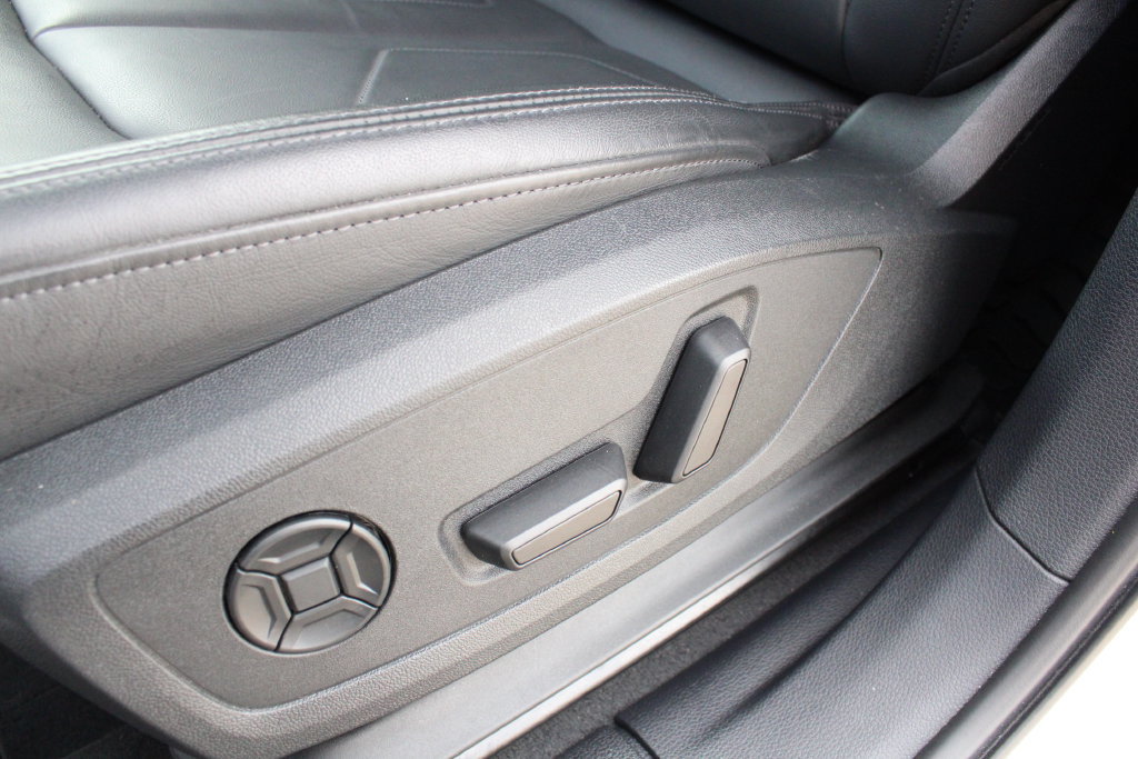 Used 2024 Audi Q3 2.0T Premium w/ Convenience Package AWD/4WD image 3