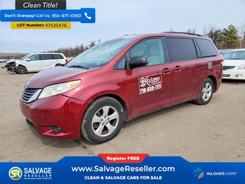 Used 2013 Toyota Sienna LE image 1