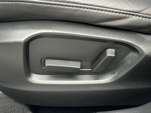 Used 2019 MAZDA CX-5 Touring image 19