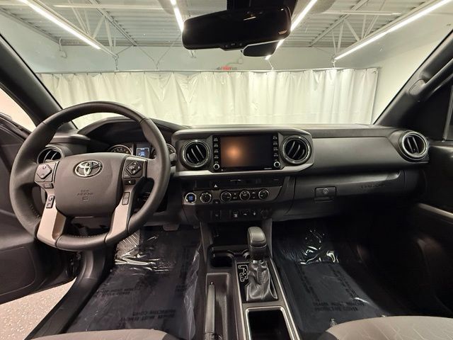 Used 2023 Toyota Tacoma TRD Off-Road AWD/4WD image 18