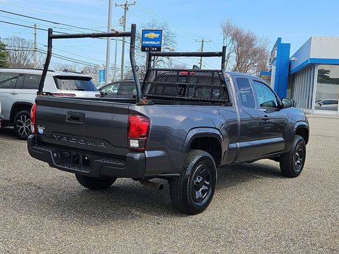 Used 2022 Toyota Tacoma SR AWD/4WD image 5