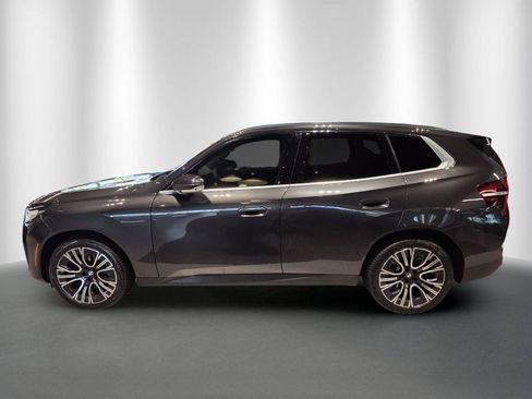 Used 2025 BMW X3 xDrive30i w/ Premium Package AWD/4WD image 4