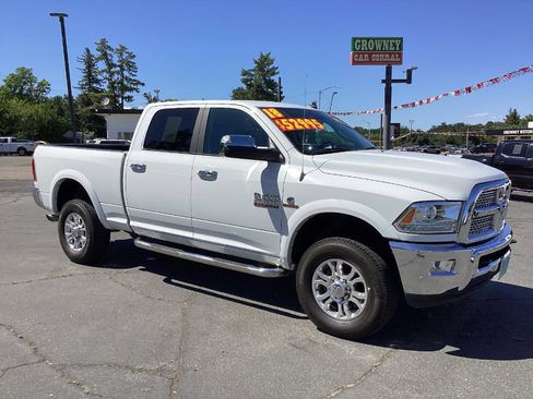 Used 2018 RAM 2500 Laramie AWD/4WD image 1