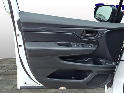 Used 2024 Honda Odyssey Sport image 11