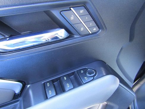 Used 2023 Chevrolet Colorado ZR2 w/ ZR2 Convenience Package III image 19