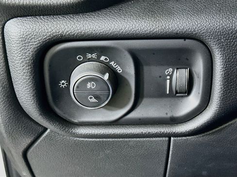 Used 2025 RAM 2500 Big Horn AWD/4WD image 16