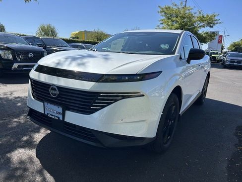 New 2025 Nissan Murano SV image 3