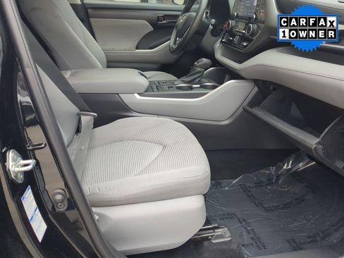Used 2021 Toyota Highlander L image 26