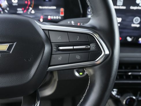 Used 2024 Chevrolet Traverse LT image 19