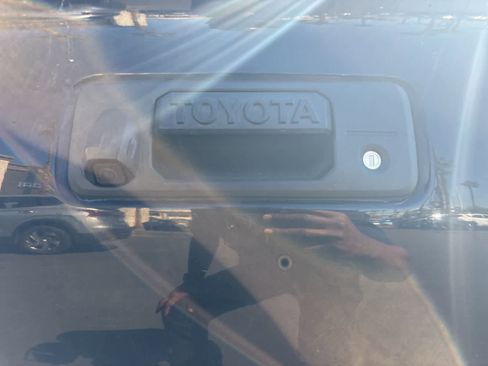 Used 2020 Toyota Tacoma TRD Sport image 12