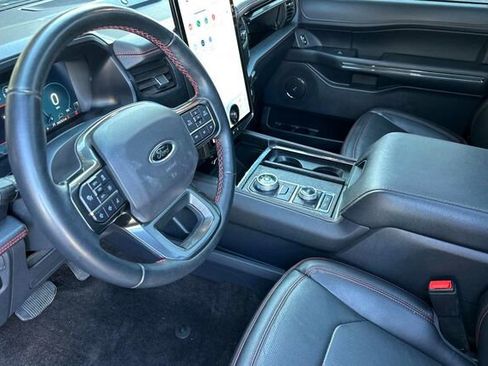 Used 2022 Ford Expedition Max Limited image 4