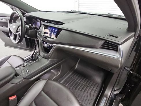 Used 2021 Cadillac XT5 Luxury FWD image 40