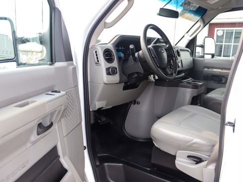 Used 2021 Ford E-450 and Econoline 450 Super Duty w/ Power Windows & Locks Group RWD image 13
