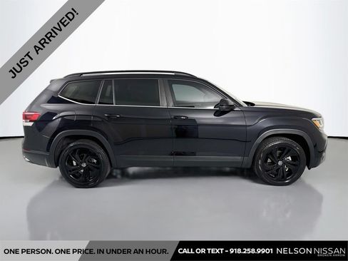 Used 2023 Volkswagen Atlas SE w/ Panoramic Sunroof Package AWD/4WD image 4