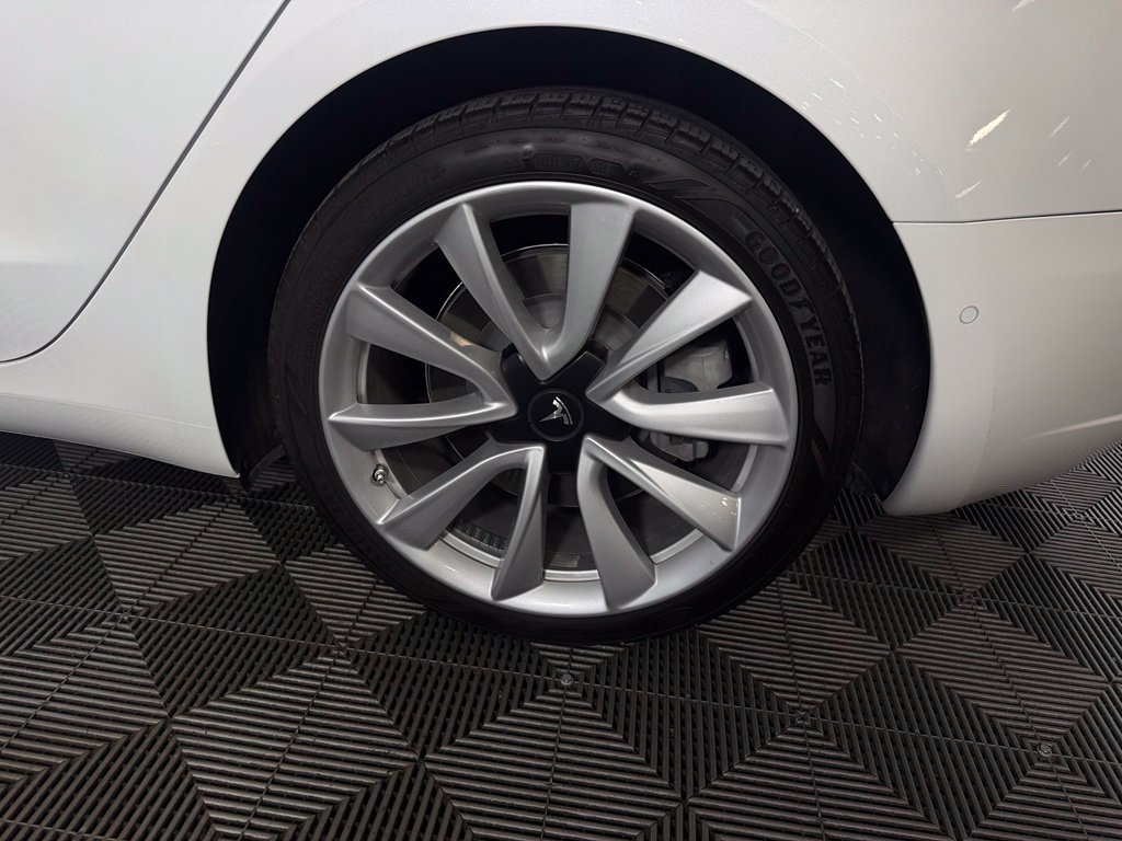 Used 2020 Tesla Model 3 Long Range AWD/4WD image 24