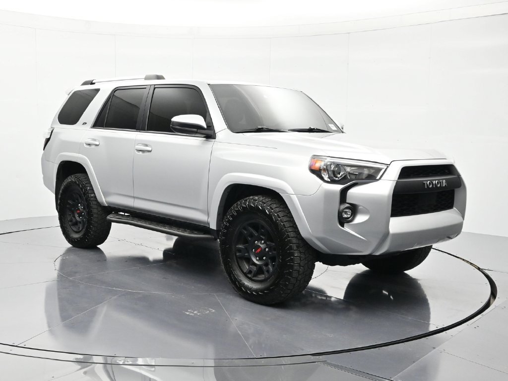 Used 2023 Toyota 4Runner SR5 AWD/4WD image 3