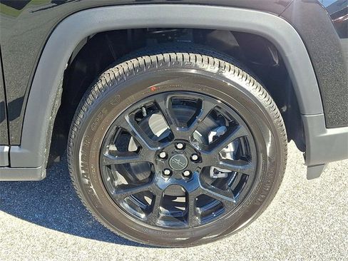 New 2026 Jeep Compass Latitude image 6