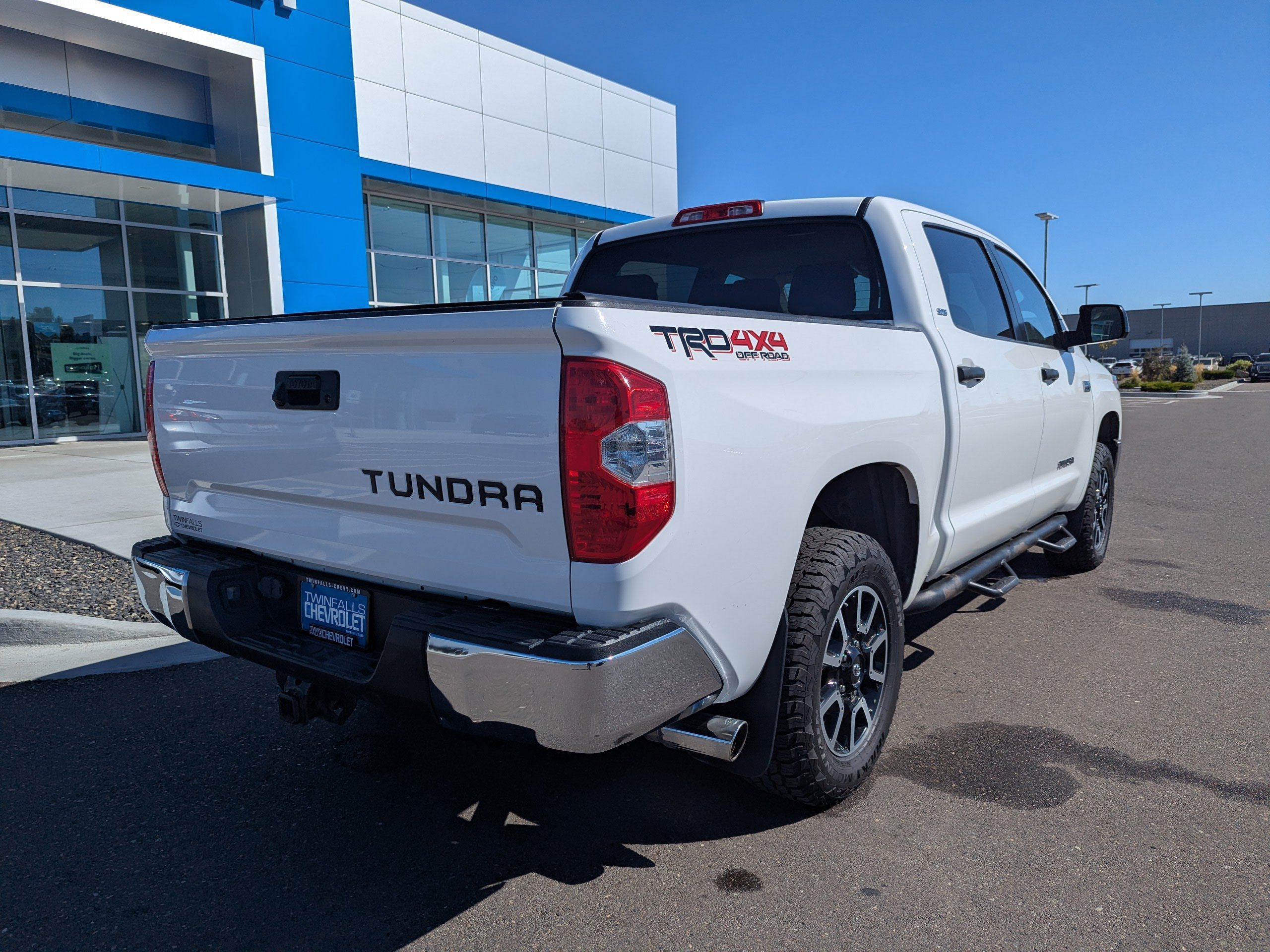 Used 2018 Toyota Tundra SR5 w/ TRD Off Road Package AWD/4WD image 32