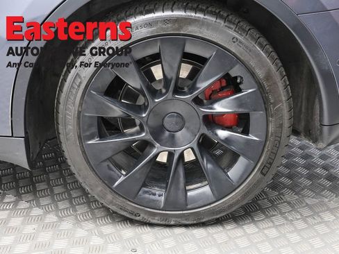 Used 2022 Tesla Model Y Long Range image 8