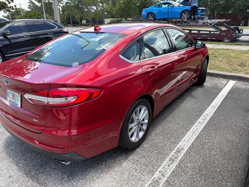 Used 2020 Ford Fusion SE FWD image 5