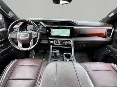 Used 2023 GMC Sierra 1500 Denali w/ Technology Package AWD/4WD image 7