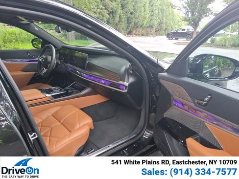 Used 2023 BMW 740i w/ Parking Assistance Package RWD image 13