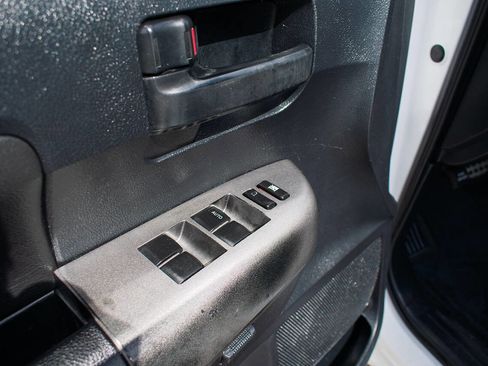 Used 2010 Toyota Tundra 4x4 Double Cab image 12