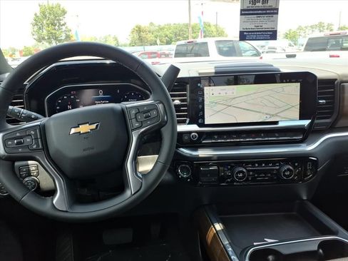 New 2026 Chevrolet Silverado 3500 High Country w/ High Country Premium Package AWD/4WD image 13