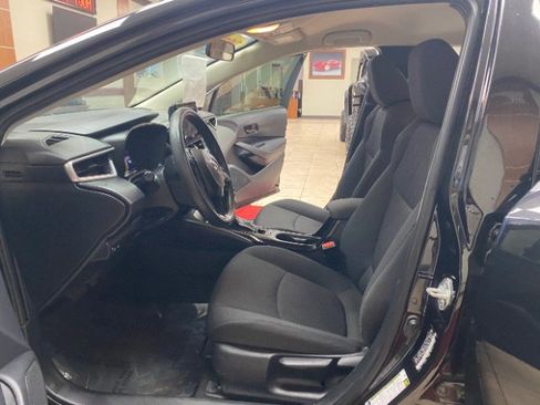 Used 2022 Toyota Corolla LE image 9