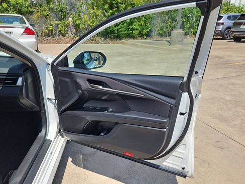 Used 2025 Toyota Camry LE FWD image 33