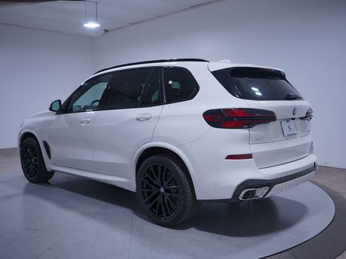 Used 2026 BMW X5 xDrive40i w/ M Sport Package AWD/4WD image 3