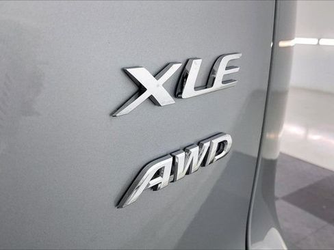 Used 2026 Toyota Corolla Cross XLE w/ Convenience Package AWD/4WD image 7